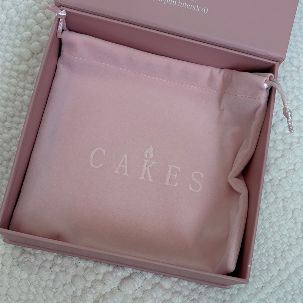 Cakes Body Pink Intimates Box - Picture 4 of 4